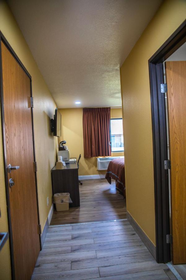 Super 8 By Wyndham Mountain Home Bagian luar foto