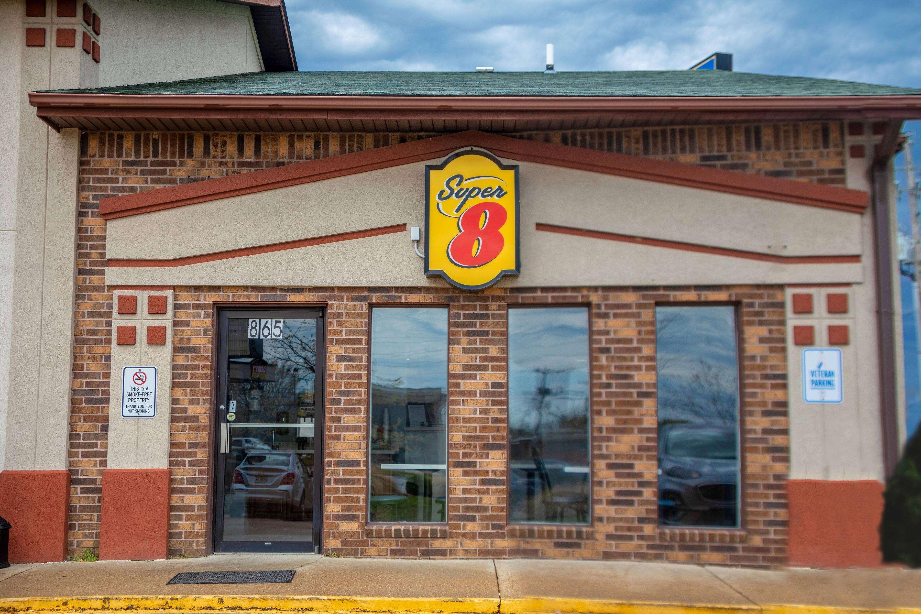 Super 8 By Wyndham Mountain Home Bagian luar foto
